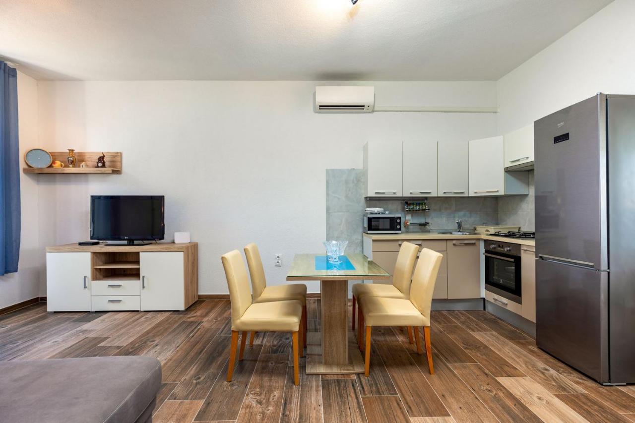Apartments Smaila 1729 Pula Dış mekan fotoğraf