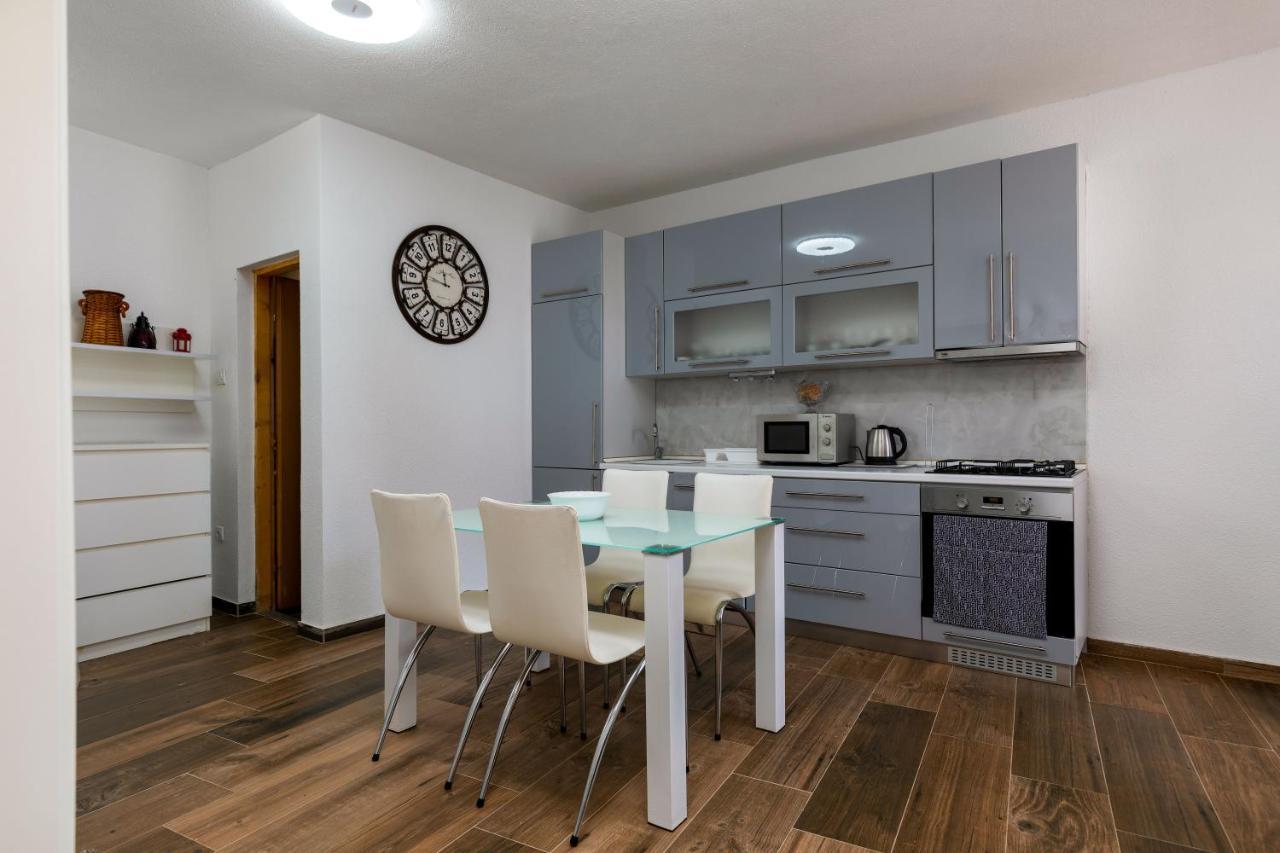 Apartments Smaila 1729 Pula Dış mekan fotoğraf